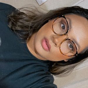 Meet your Posher, Gloria